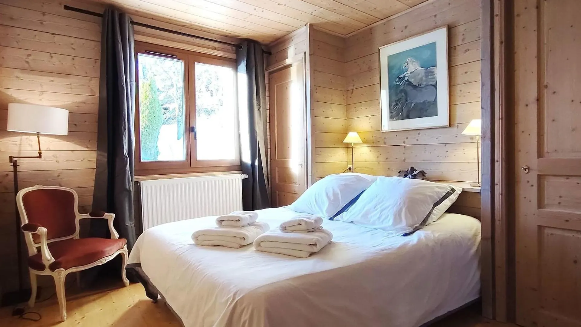 Chalet Savoyard Cottage With Terrace On The Snow Front La Clusaz